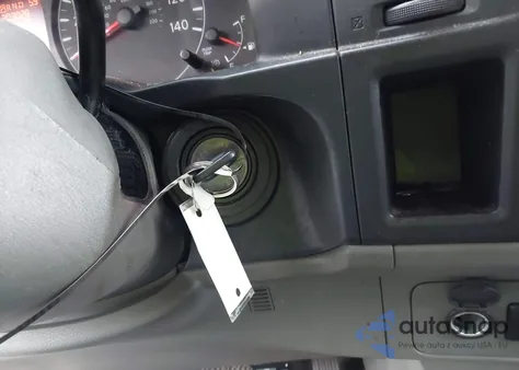 2013 Nissan Nv Cargo Nv2500 Hd Sv V6 z USA, uszkodzony, nr VIN 1N6BF0KX8DN106719